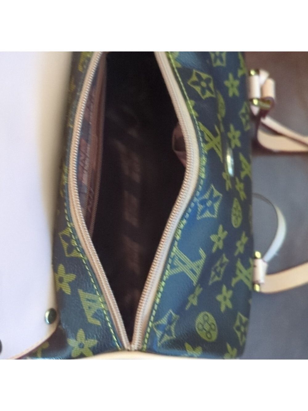 Shoulder Bag - Picture 10 of 13